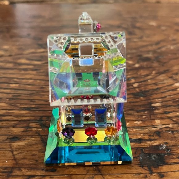 Iris Arc Crystal - Colourful Cottage Gingerbread House - Picture 5 of 5